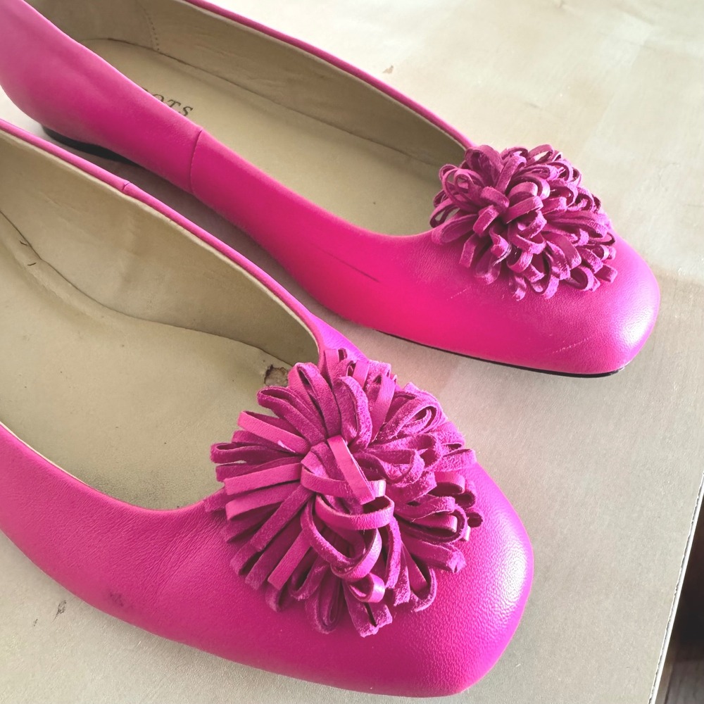 Talbots Hot Pink Leather Ballet Flats Pom Pom Detail Womens 8.5M Fuchsia Shoes - Picture 3 of 16